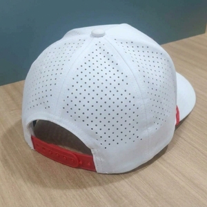 Casquette de golf personnalisée à 5 panneaux, perforée, découpée au laser, broderie tissée, visière pré-courbée, OEM ODM, faible MOQ, couvre-chef de golf - Product Image 6