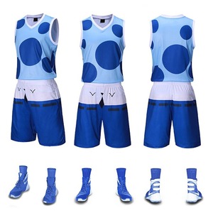 Uniforme de basket-ball sur mesure fabriqué au Pakistan pour hommes, maillot et short de basket-ball en polyester de haute qualité pour l'entraînement - Product Image 4
