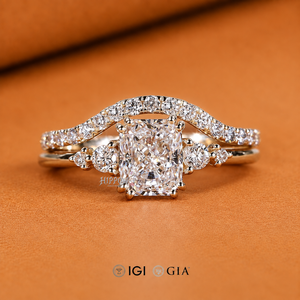 Ensemble de mariage en diamant de laboratoire, bague en diamant de laboratoire taille radiant de 1 à 2 carats, alliance incurvée, bague de fiançailles en diamant - Product Image 5