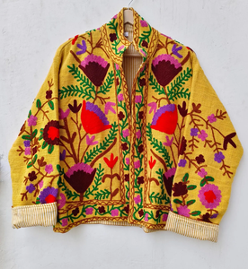 Chaqueta Boho Floral Reversible Acolchada de Algodón Amarillo Mostaza con Bordado a Mano Vibrante - Product Image 1