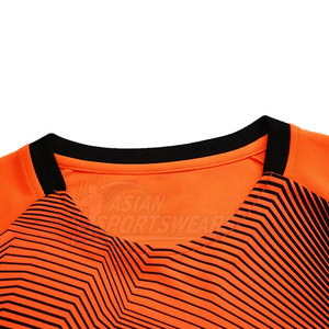 เสื้อฟุตบอลขายส่ง รับออกแบบตามสั่ง ผ้าคุณภาพสูง แห้งเร็ว ระบายอากาศได้ดี เหมาะสำหรับกีฬาประเภททีม - Product Image 3