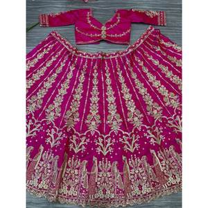 Lehenga Choli de mariée rose foncé tendance, taille M, par Heera Creation pour vêtements de mariage - Product Image 6