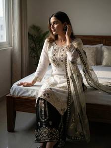 Salwar Kameez en soie blanc et noir avec broderie dorée pour femmes, tenue traditionnelle indienne et pakistanaise pour mariage, longueur cheville, coupe classique - Product Image 3
