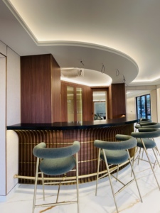 ชุดบาร์หรูหรา Aurum Arc รุ่นปี 2026 เฟอร์นิเจอร์เคาน์เตอร์แบบโมเดิร์นพร้อมไฟ LED สำหรับบ้านพักอาศัย อพาร์ทเมนท์ วิลล่า เป็นมิตรกับสิ่งแวดล้อม ทนทาน - Product Image 6