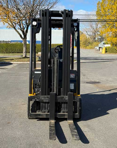 Chariot élévateur électrique à 3 roues Yale ERP035VT, capacité de 3500 lbs - Product Image 2
