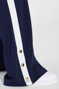 Ensemble de survêtement décontracté pour femme, collection automne, tenue deux pièces tendance, veste courte zippée, pantalon large en molleton respirant Exoro - Product Image 4