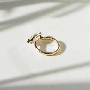 Anillo de Compromiso Solitario con Diamante Moissanite de Corte Marquesa de 2.50 CT, Plata de Ley 925, Anillo de Destaque con Punta en V, Regalos de Aniversario - Product Image 2