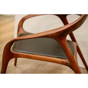 Fauteuil d'appoint moderne en bois de noyer, revêtement en cuir de qualité supérieure, accoudoirs en bois massif pour salon, PISANO - Product Image 5