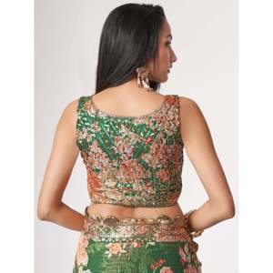 Saree attrayant à imprimé floral vert en organza avec chemisier - Product Image 3