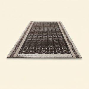 Alfombra de Lana Tejida a Mano Midnight Nomad Negra y Marfil, Diseño Tribal Geométrico Tradicional, Base Antideslizante y Ecológica - Product Image 2