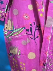 Kimono long en coton imprimé floral rose pour femme, magnifique, col en V, dos nu, style plage, écologique, lavable, respirant - Product Image 6