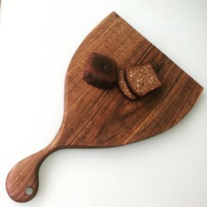 Planche à découper en bois d'acacia de qualité supérieure, fabriquée à la main, qualité restaurant, RR ENTERPRISES Inde, pour couper les légumes, les fruits et les aliments - Product Image 2