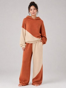 ชุดวอร์มผู้หญิงแบบมีฮู้ดคุณภาพสูง ดีไซน์เรียบง่าย ผ้าระบายอากาศดีเยี่ยม ตะเข็บทนทาน สวมใส่สบาย เหมาะสำหรับการออกกำลังกาย - Product Image 1