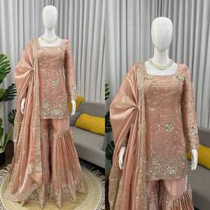 Ensemble élégant JMC en soie, salwar kameez et dupatta, orné de broderies fines et de sequins, idéal pour les fêtes, style Bollywood - Product Image 3