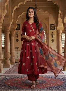 Conjunto de Kurta Angrakha de seda romana con bordado granate, pantalón y dupatta para mujer, completamente cosido, disponible al por mayor. - Product Image 6