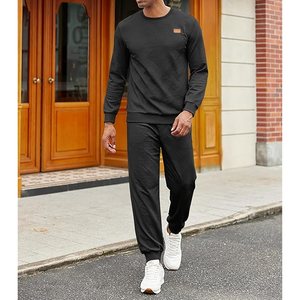Ensemble de survêtement rouge pour homme à col zippé, tricoté, couleur unie, décontracté, saison automne, tissu polyester respirant - Product Image 6