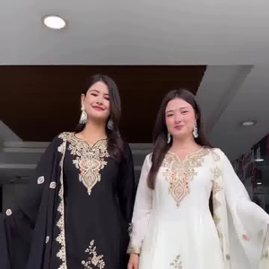 Ensemble Palazzo en Faux Georgette Lourd Brodé pour Soirée, avec Haut, Pantalon Palazzo et Dupatta en Faux Georgette Ornés de Broderies de Fil et de Paillettes - Product Image 1