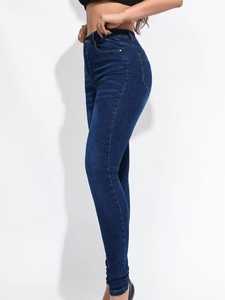 Jeans de mujer de talla grande de cintura alta y pierna recta, hasta la rodilla, de mezclilla lavada a la piedra, cómodos, casuales, con logotipo personalizado y cierre de botón. - Product Image 2