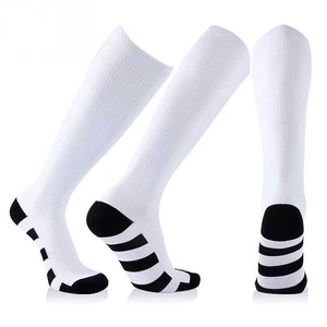 Calcetines de fútbol ligeros, medias de fútbol transpirables, acolchadas antideslizantes para entrenamiento y partidos - Product Image 5