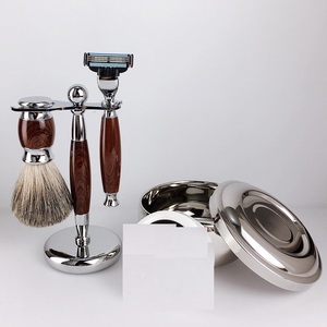 Kit de Rasage Manuel pour Homme : Rasoir à 3 Lames + Brosse à Barbe en Poils de Blaireau (Manche en Alliage de Zinc) + Meilleur Blaireau en Poils de Blaireau + Bol + Savon à Raser - Product Image 4