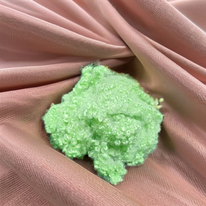 Fibra cortada de poliéster 100% de alta calidad 15D64HCS, color verde, grado A y fibra cortada de poliéster reciclado ecológica. Características. - Product Image 1