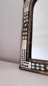 El proveedor indio ofrece un elegante MARCO DE ESPEJO con incrustaciones de hueso de diseño moderno hecho a mano para la decoración del hogar o la oficina al mejor precio - Product Image 5