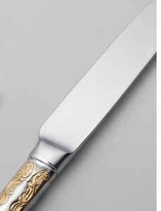 Ensemble de couverts élégants finition argentée avec poignées dorées ornées, compatibles lave-vaisselle, pour la décoration de table de mariage - Product Image 2