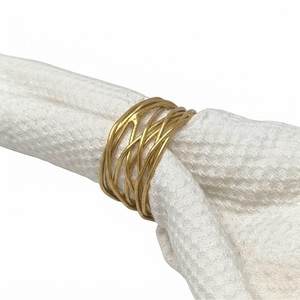 Anillos de servilleta de malla de alambre de metal dorado hechos a mano, diseño de lujo, soporte para servilletas para banquetes de boda y decoración de mesas de comedor elegantes. - Product Image 1