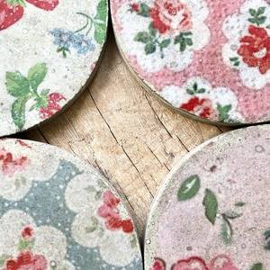 Sous-verres floraux en béton faits à la main avec support - Product Image 6