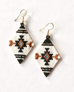 Boucles d'oreilles en céramique multi-perles pour femmes, design de créateur, au meilleur prix de gros - Product Image 5