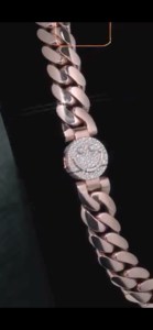 Cadena cubana de moissanita chapada en oro de 14k de 18MM en plata 925 con cierre pesado estilo Hip Hop, collar Miami para raperos a precio mayorista - Product Image 4