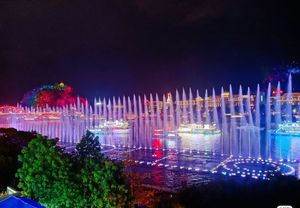 น้ำพุทะเลสาบดีไซน์ทันสมัยพร้อมไฟดนตรีอัตโนมัติ โครงสร้างสแตนเลส ติดตั้งง่าย ใช้งานกลางแจ้งได้ - Product Image 2