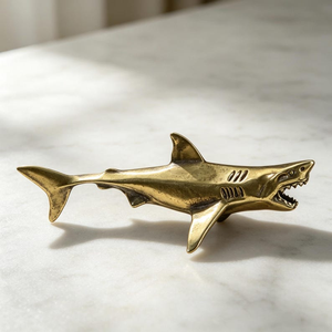 Figura de Tiburón de Latón Hecha a Mano, Escultura de Tiburón Blanco, Estatua Detallada de Animal Marino, Decoración Náutica Costera para Mesa - Product Image 1