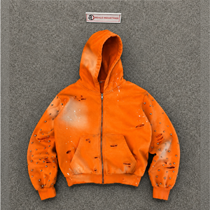 Sweat à capuche zippé respirant pour homme, orange, avec impression par pulvérisation et détails déchirés, durable, texturé, de créateur, luxe, classiques modernes - Product Image 5