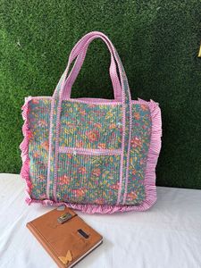 Bolso tote de algodón acolchado con volantes, personalizado con impresión de logotipo, de gran capacidad, reutilizable, para compras diarias, bolso de hombro para regalo. - Product Image 6