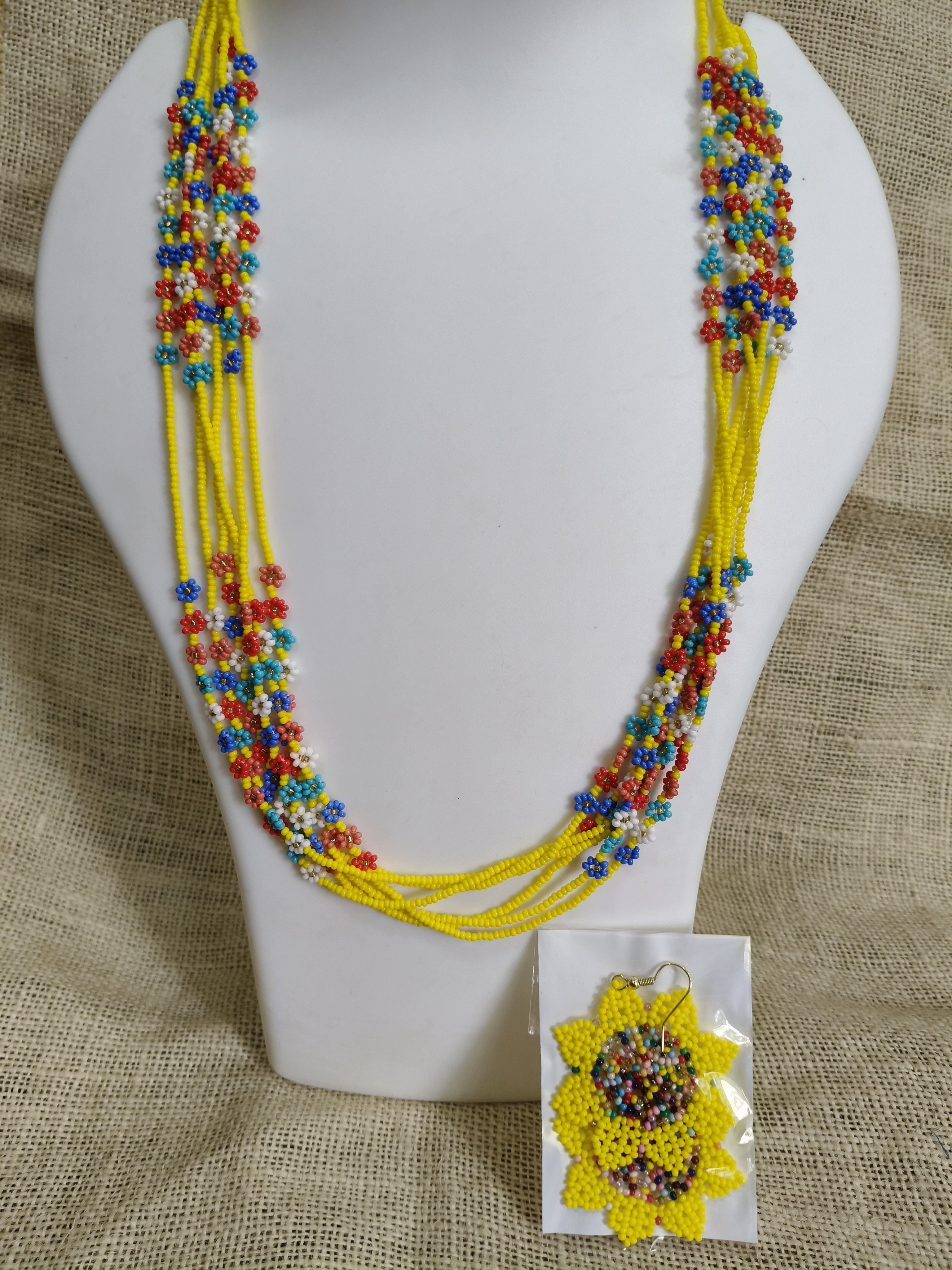 สีเหลือง