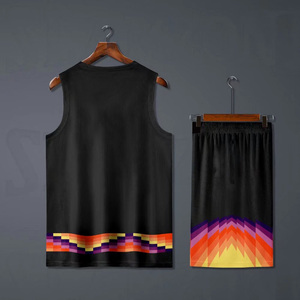 Conjunto de camiseta y pantalones cortos de baloncesto personalizados para hombre, cuello en V, sin mangas, estampado geométrico, ropa deportiva que absorbe la humedad, para todas las estaciones - Product Image 2