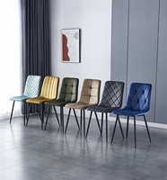 Ensemble de 4 chaises de salle à manger modernes en velours, chaises d'appoint rembourrées avec pieds en métal noir, chaises de cuisine capitonnées