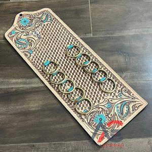 Nuevo Soporte para Bufandas de Cuero Genuino Hecho a Mano 2026 con Anillos Metálicos y Grabado Floral, Colgador de Exhibición para Boutique, Venta al por Mayor OEM - Product Image 1