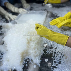 Cubos de gelatina de coco cristalino con sabor a brisa de la isla del río Mekong - Product Image 1