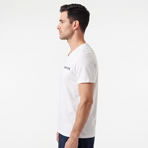 T-shirt en coton à col en V pour homme avec logo personnalisé, coupe classique, respirant, manches courtes, vêtement décontracté uni - Product Image 2