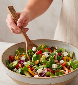 Ensemble de service à salade en bois, design minimaliste sculpté à la main, finition mate, vaisselle écologique pour la restauration et l'usage domestique - Product Image 6