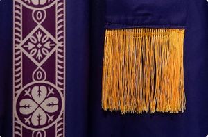 Vêtements liturgiques imprimés par sublimation : Chasuble de Pasteur, Soutane, Surplis de Prêtre, Robe de Chorale – Qualité supérieure pour l'Église Catholique – En vente - Product Image 6