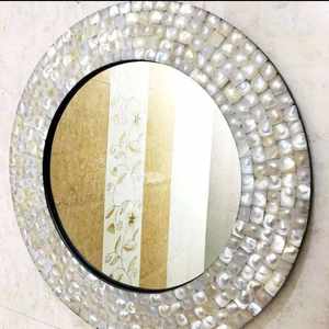 Cadre de miroir classique en résine avec incrustations en os et détails en résine pour une décoration intérieure haut de gamme et une profondeur visuelle accrue - Product Image 4