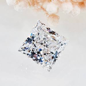 Piedra Suelta de Laboratorio con Corte Princesa de 4.25 x 4.25 mm, Color DF, Claridad VVS2/VS1, Alto Brillo, Corte de Precisión Refinado - Product Image 3
