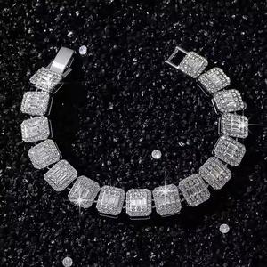 Pulsera de Lujo Chapada en Oro de 22k con Cristales, Corte Baguette, Cadena Geométrica, Unisex, para Uso Diario - Product Image 2