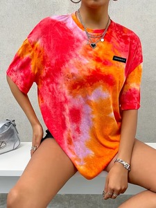 Camiseta Holgada de Manga Corta con Estampado Tie-Dye Elegante para Mujer, Marca Personalizada - Product Image 5
