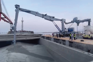 Machine de déchargement de ciment de grande capacité 50-1000 tonnes/heure nouvelle pompe à engrenages de moteur de noyau pour le déchargement de navires océaniques - Product Image 2