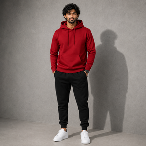 Sweat à capuche rouge en coton pour homme avec poche kangourou, poignets côtelés et doublure en polaire douce pour un usage décontracté - Product Image 1