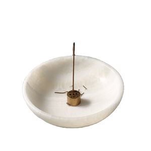 Tazón de soporte de incienso de piedra de mármol blanco redondo de moda con inserto de latón quemador de incienso multipalo recogedor de cenizas meditación hecha a mano - Product Image 1